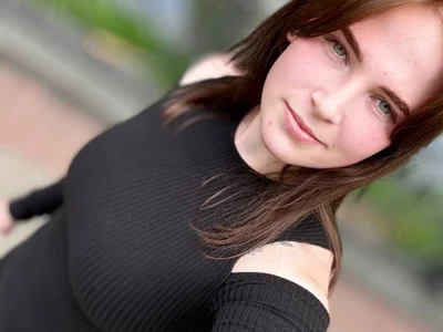 NikkyReyyy - Girl 