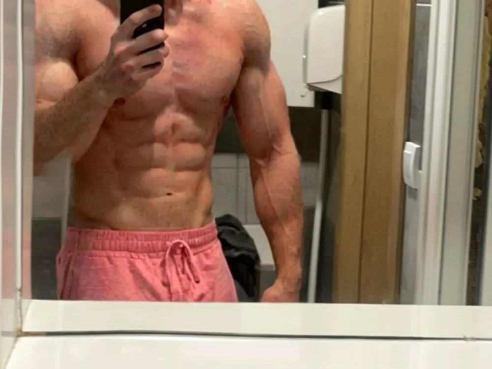 victortellern Offline XXX chat