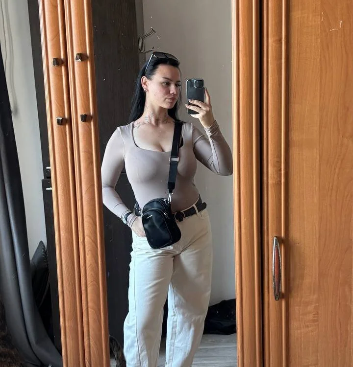 Ava_Lanchee