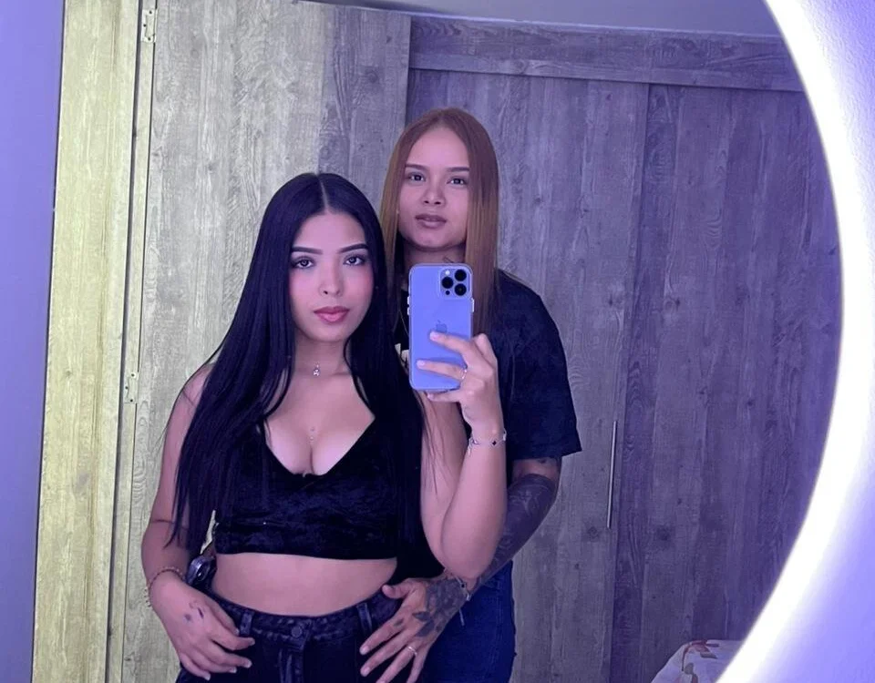 Zafiro_n_amber Offline XXX-chat