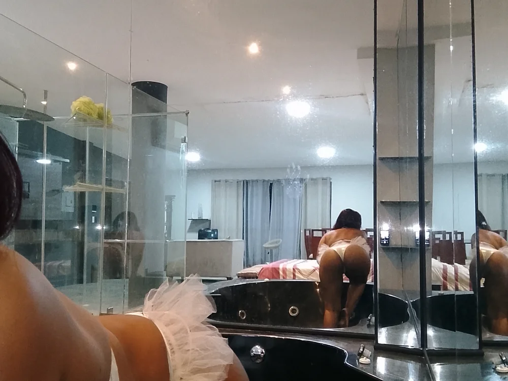 QueenKetty 離線 XXX 聊天
