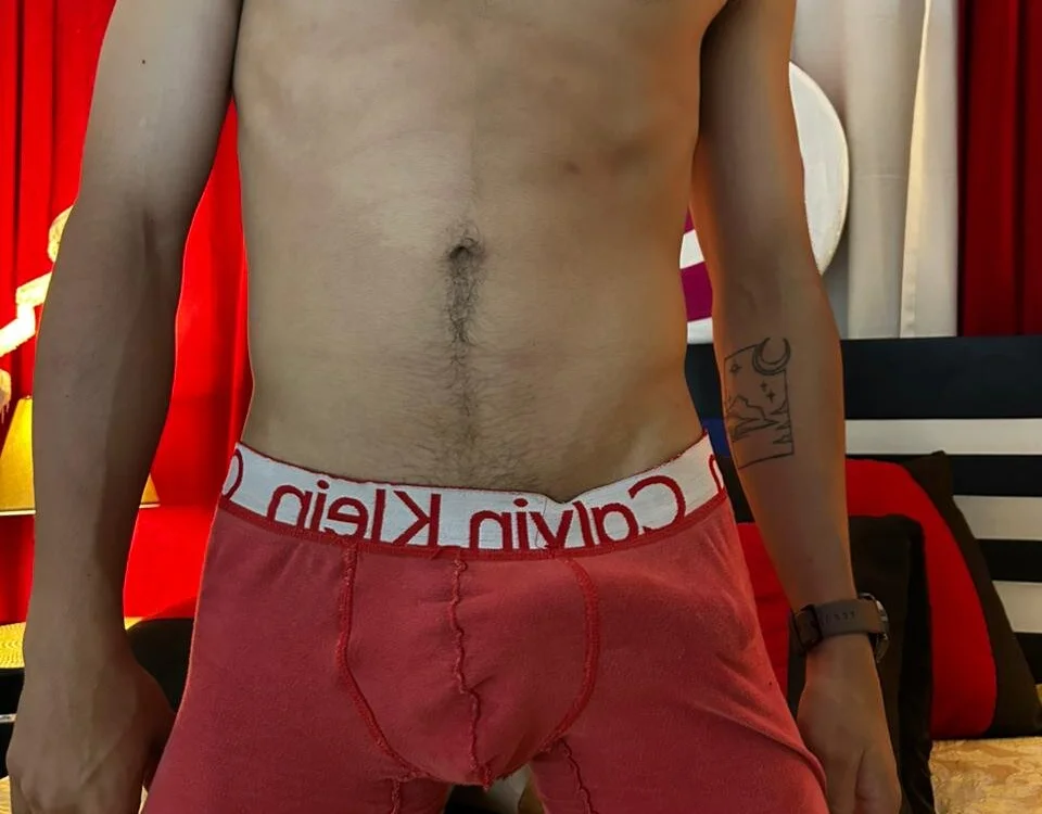 boywhithe22cm's Offline Chat Room