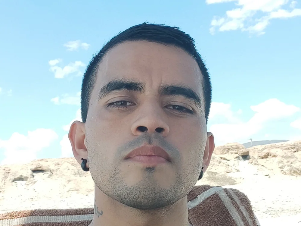 DIOSDADO93's Offline Chat Room