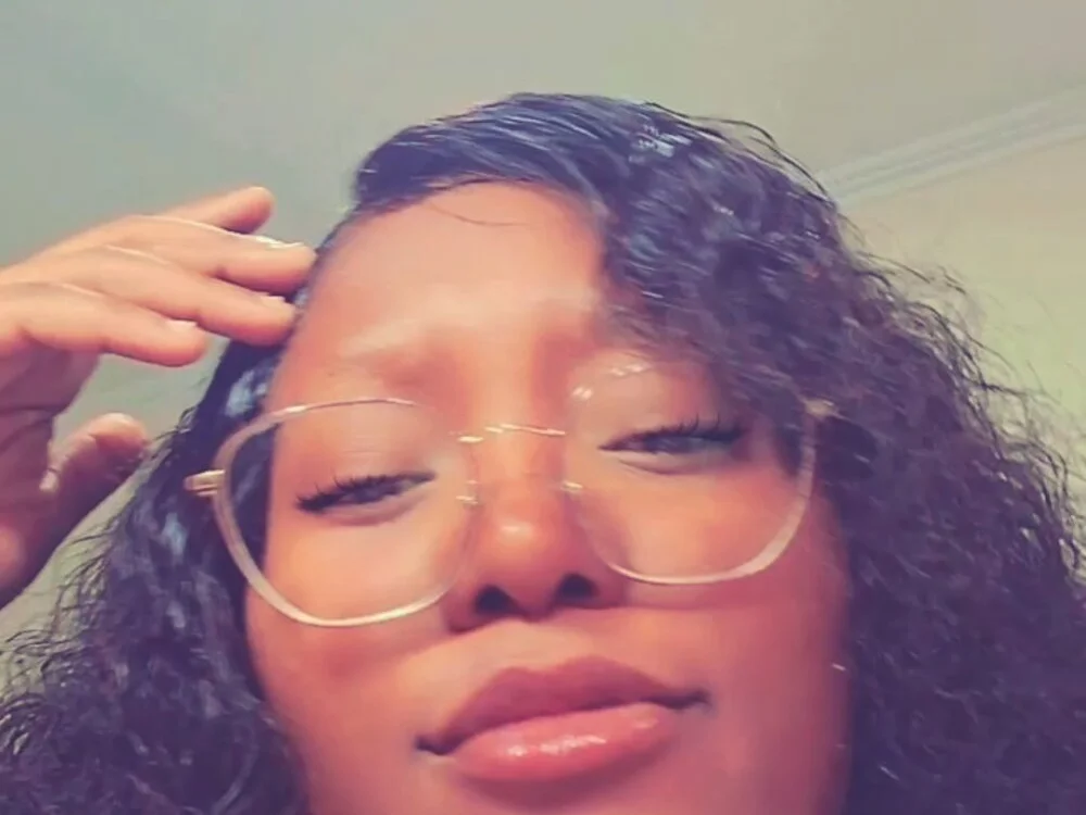 liderada23 Chat XXX offline