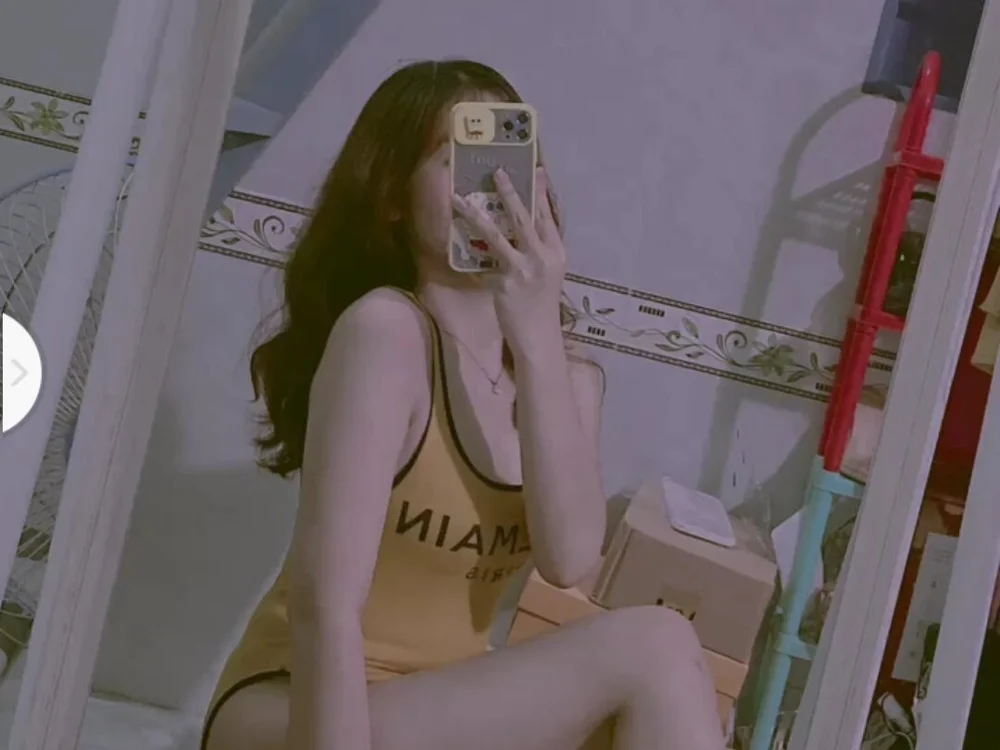 Showsexy143's Offline XXX Chat