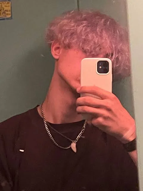 Charlie_Dean offline chatrum