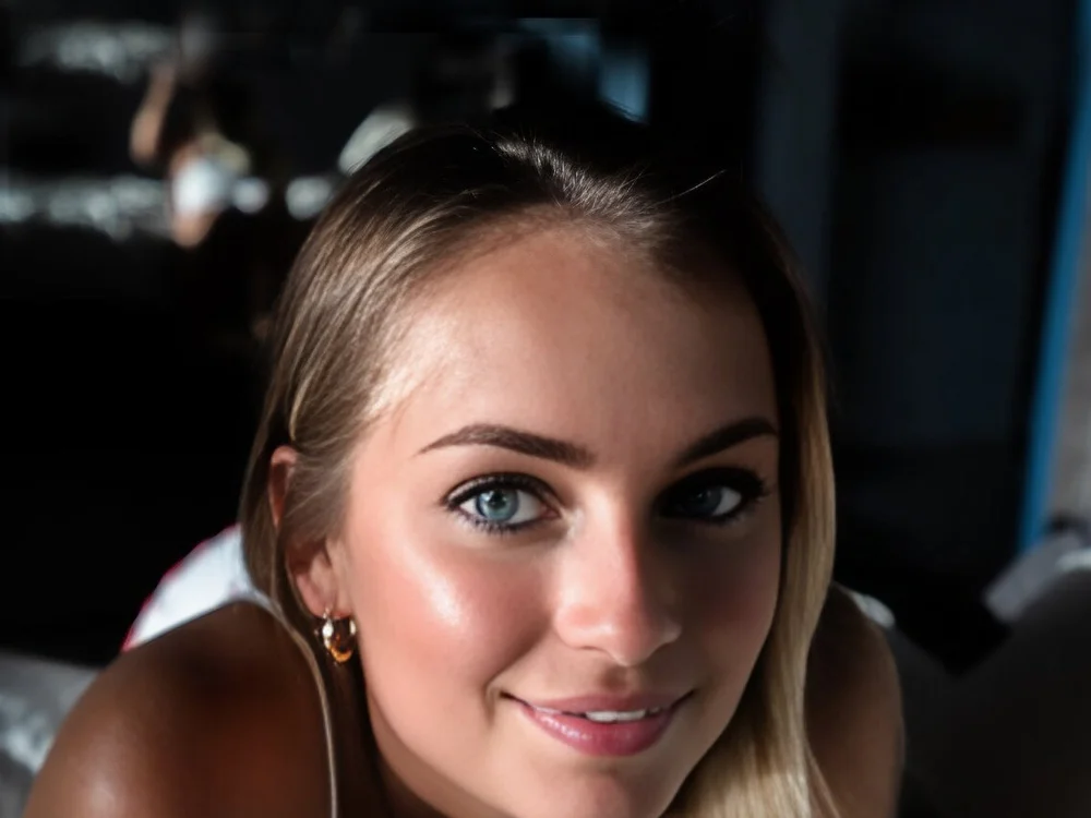 Ava_Bloom_4U offline chatrum