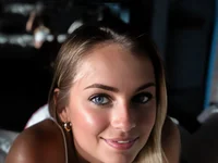 Ava_Bloom_4U's Offline XXX Chat