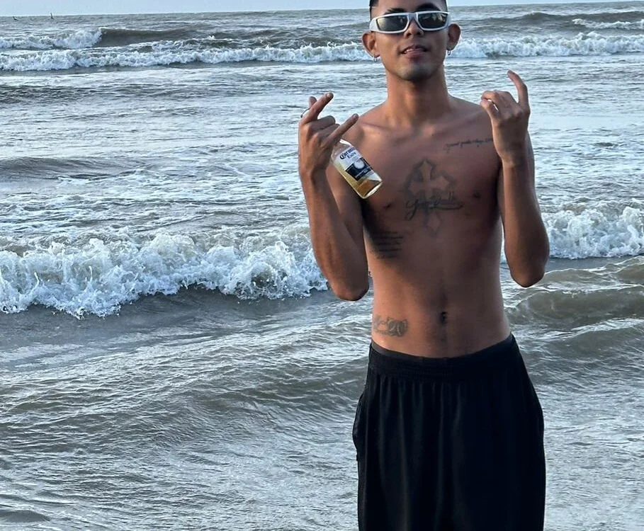 fuck_bigcock Offline XXX-chat