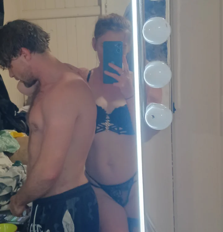 DescriptiveWing89 - Live Sex Cam