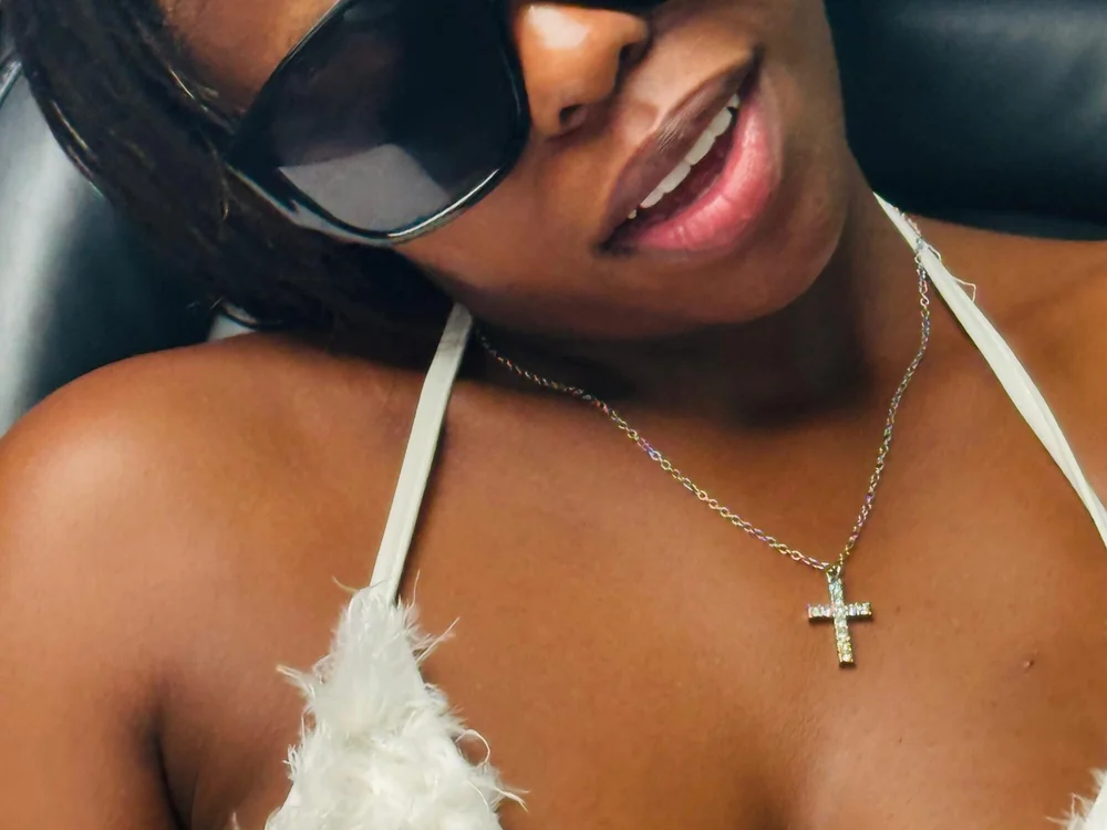 yourgirlbee offline chatrum