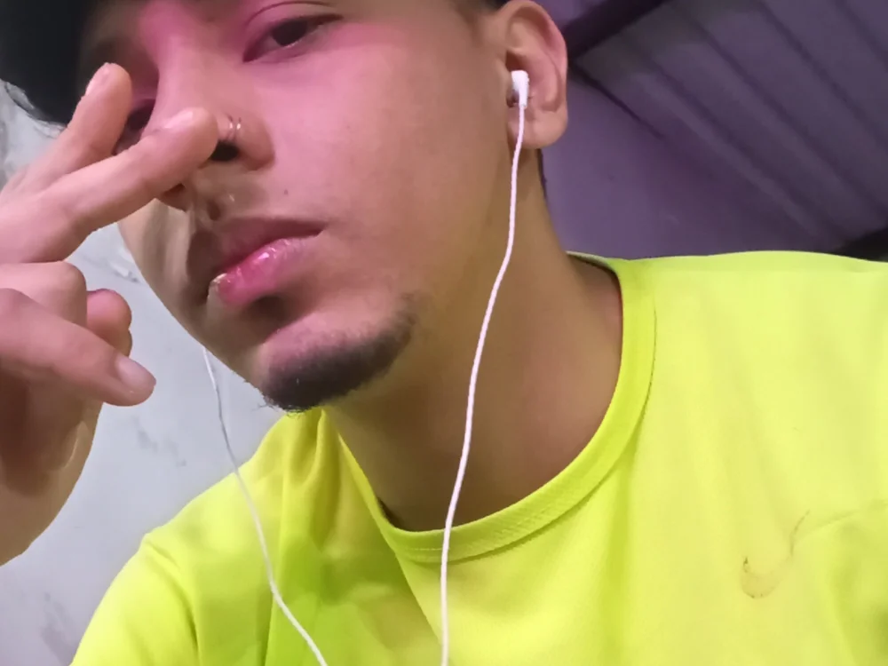 ALE420moreno's Offline Chat Room
