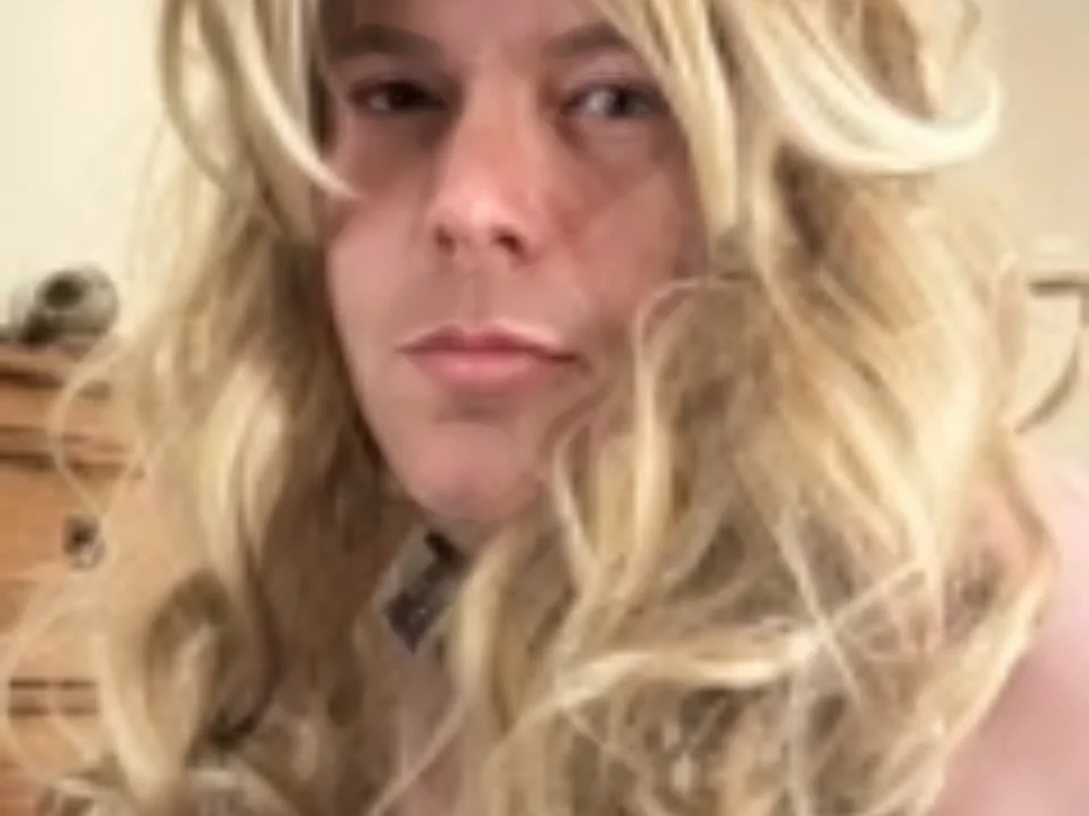 MidnightHeels' Offline Chat Room