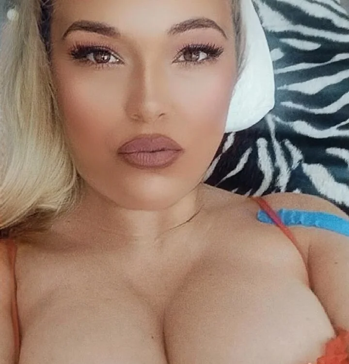 MarielaFerrer's Offline XXX Chat