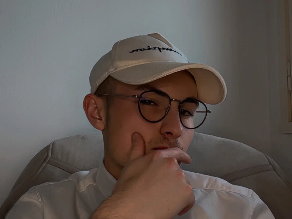 reyymyy's Offline XXX Chat