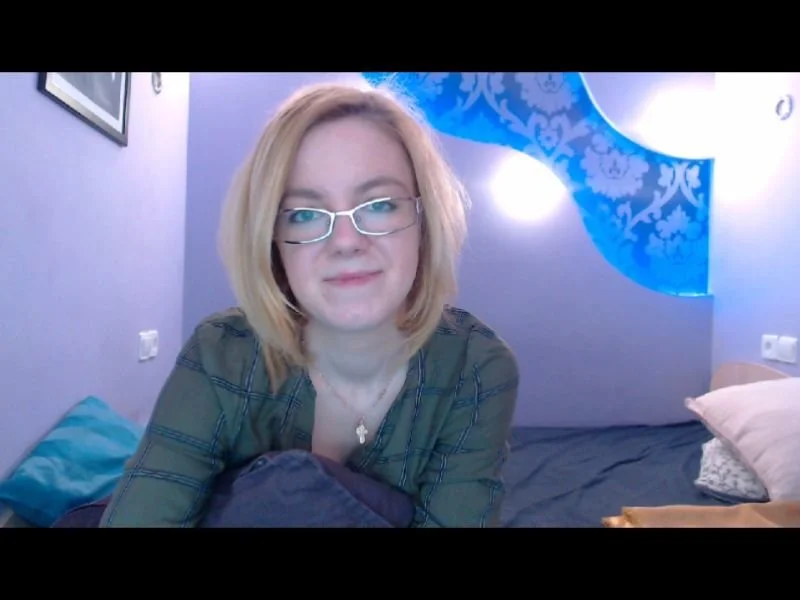 JoyceByers' Offline XXX Chat