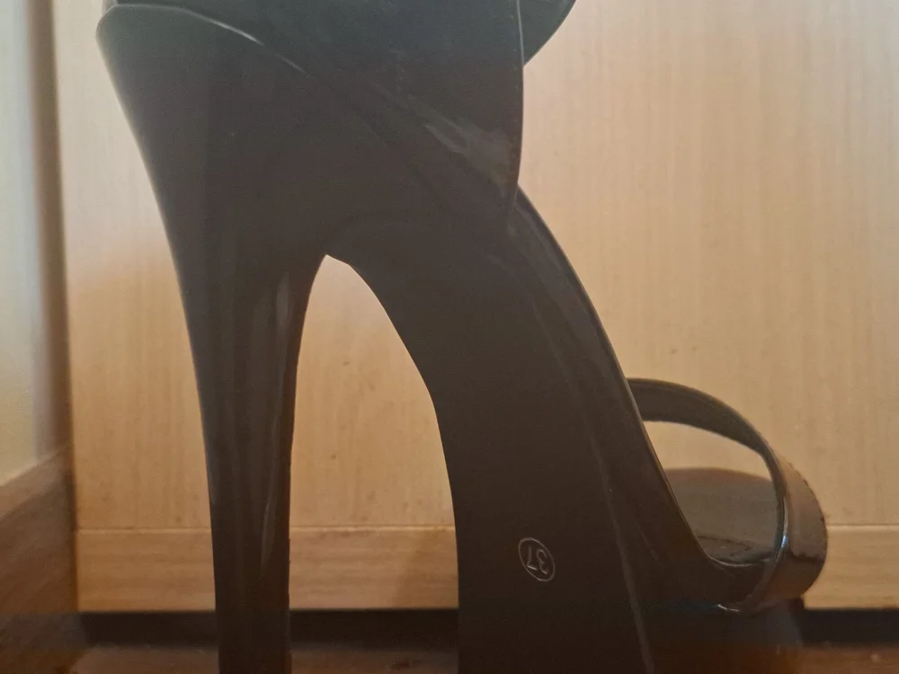 Kattie88 offline chatrum