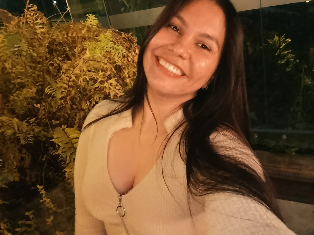 Claudia_20's Offline XXX Chat