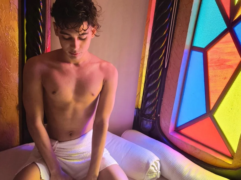 AliottTwink offline XXX-chat