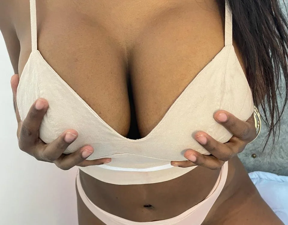 Nahomi_Whesley Chat XXX Ngoại tuyến