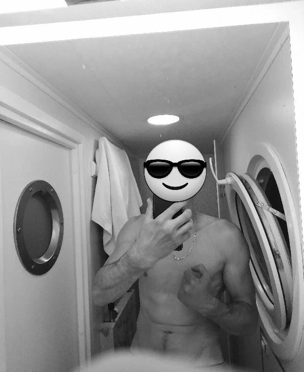 Offline XXX chat modela Seryi4