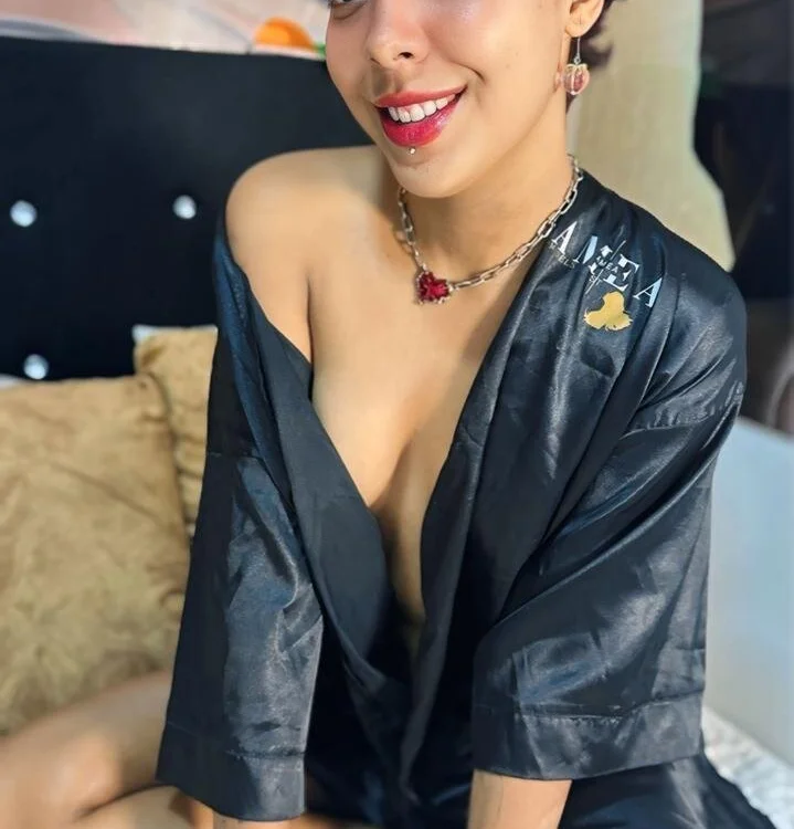 Sasha_Lee19 Adlı Modelin Çevrimdışı XXX Sohbeti