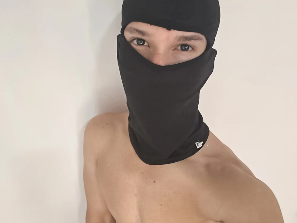 Danielraz Offline XXX Chat