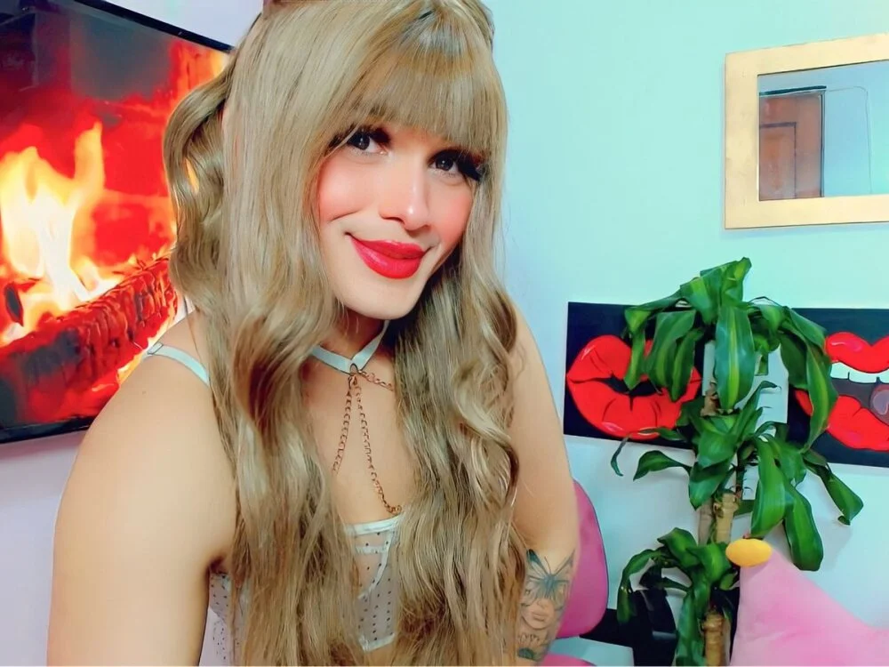 _Monserrat_19's Offline XXX Chat