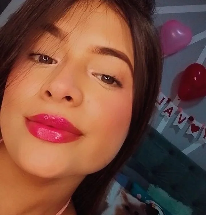 LauLatina's Offline XXX Chat