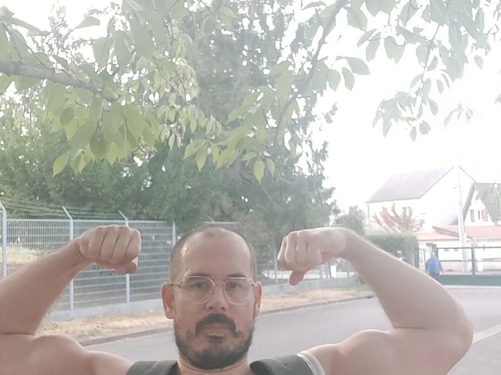 Masta948: συνομιλία ΧΧΧ εκτός σύνδεσης
