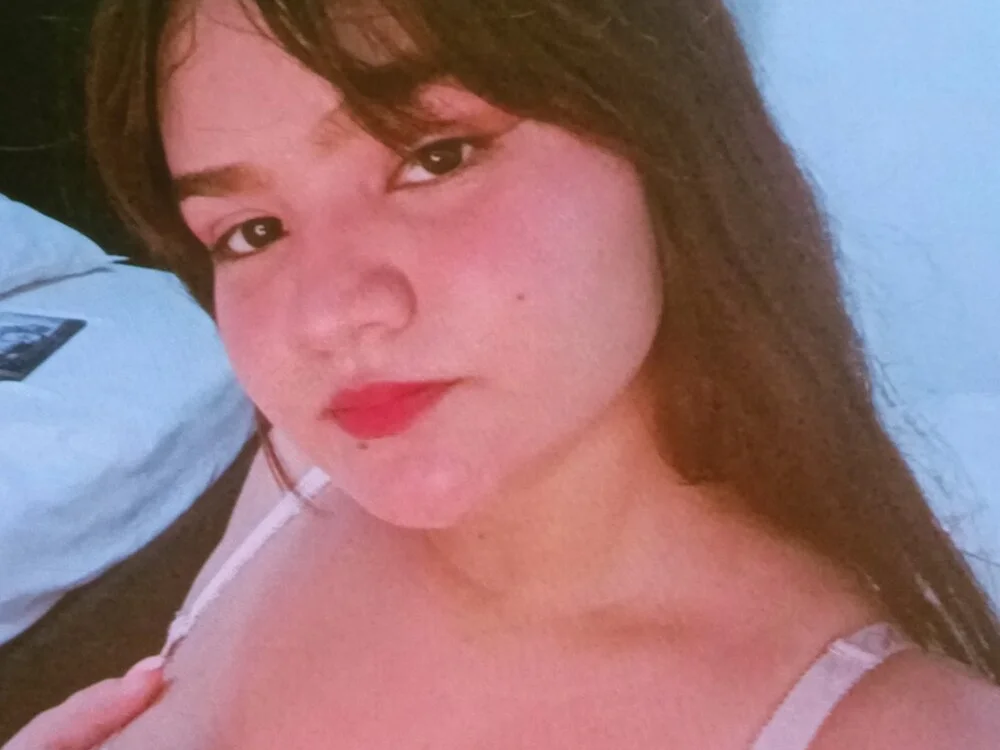 Sofia18hotdding's Offline XXX Chat