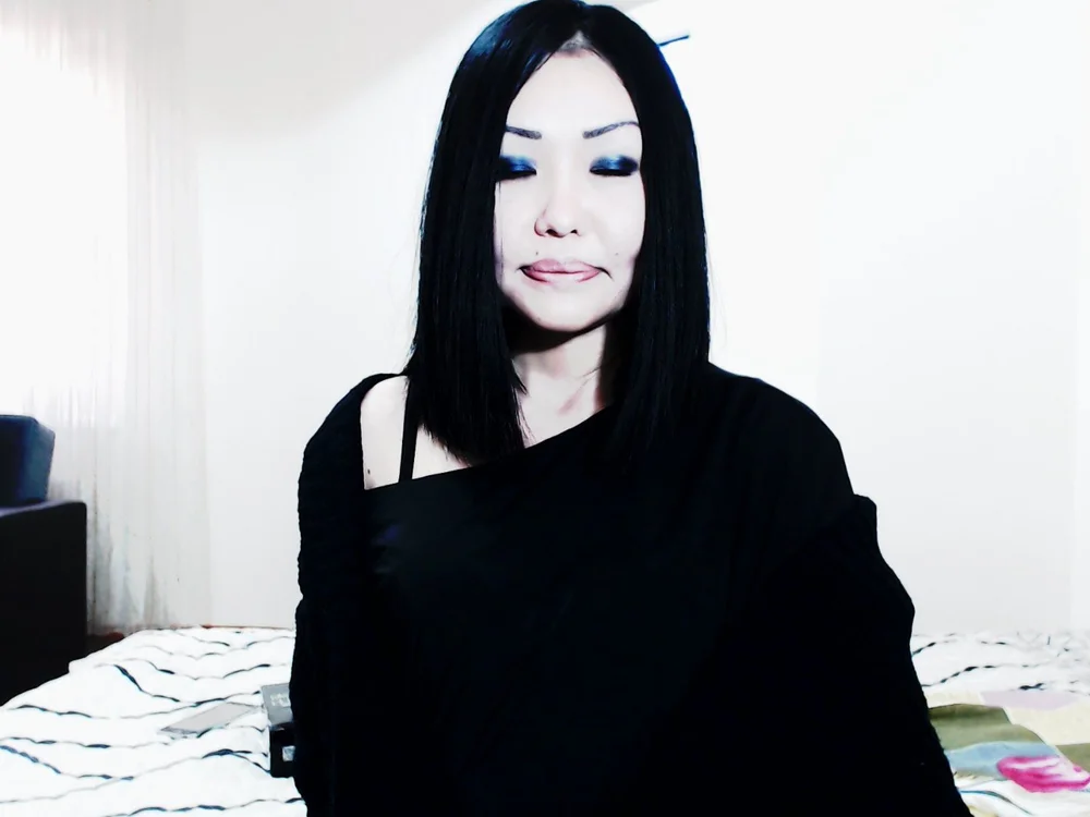 SweetDilyara offline chatrum