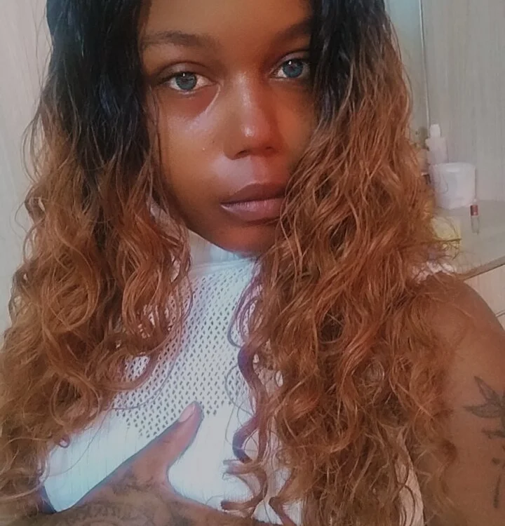 Sexy_kienyeji Chat XXX offline