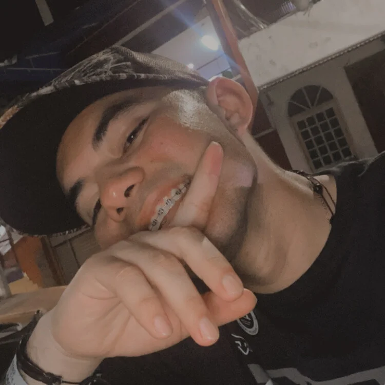 Poerez160's Offline XXX Chat