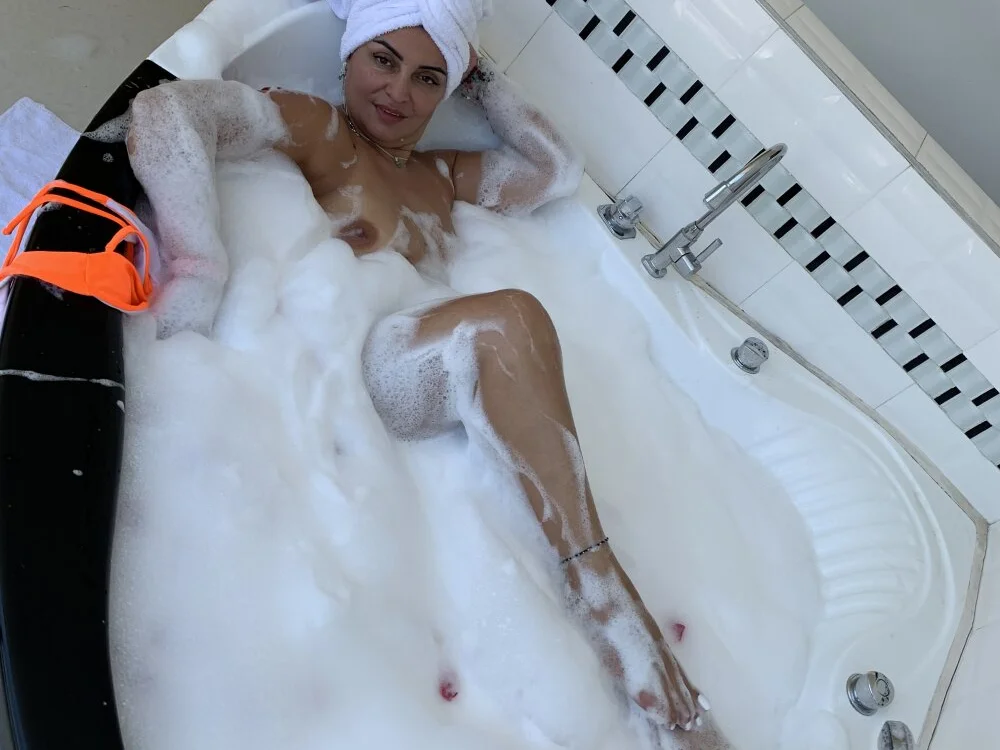 zullyxhot: онлайн-секс-чат