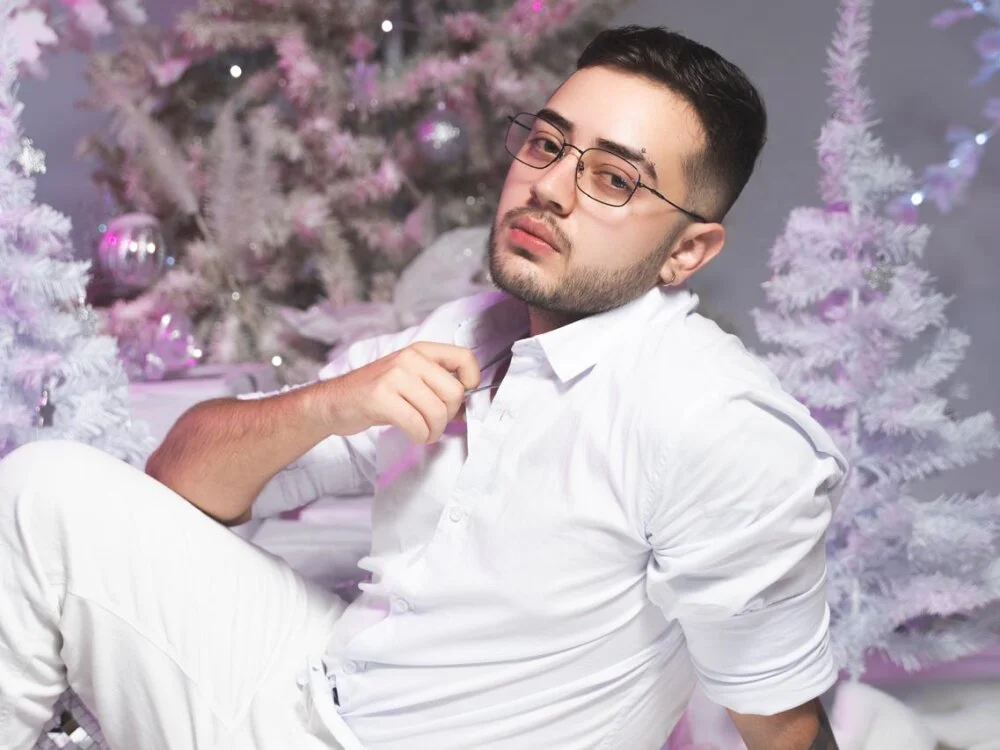 ethan_grace Offline XXX-Chat