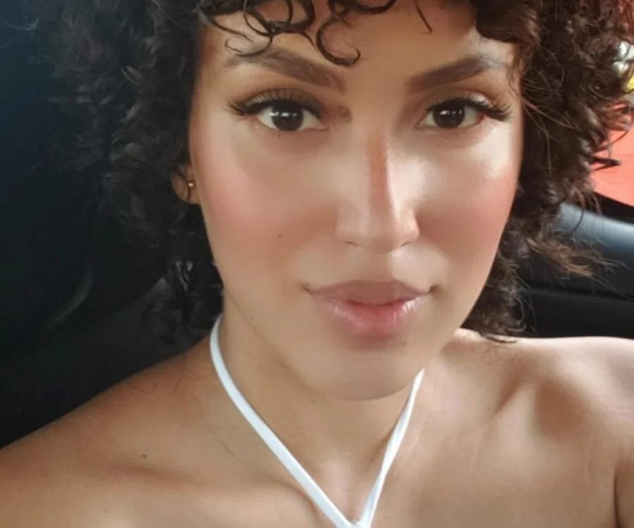 sara_saenzz's Offline XXX Chat