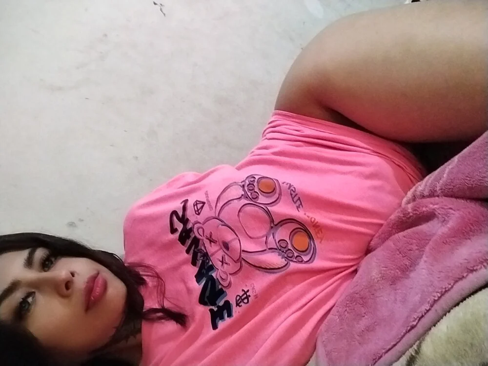 mialinda অফলাইন XXX চ্যাট