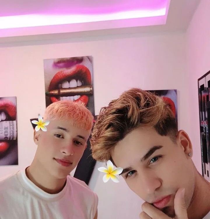 YOUNG_GUYS1n Offline XXX chat