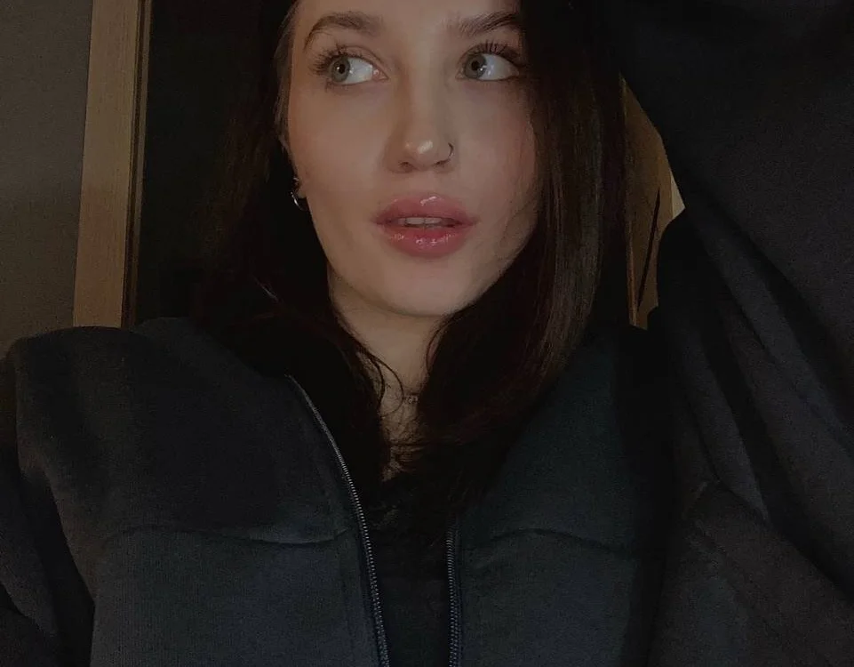 Alexa_Mun's Offline Chat Room