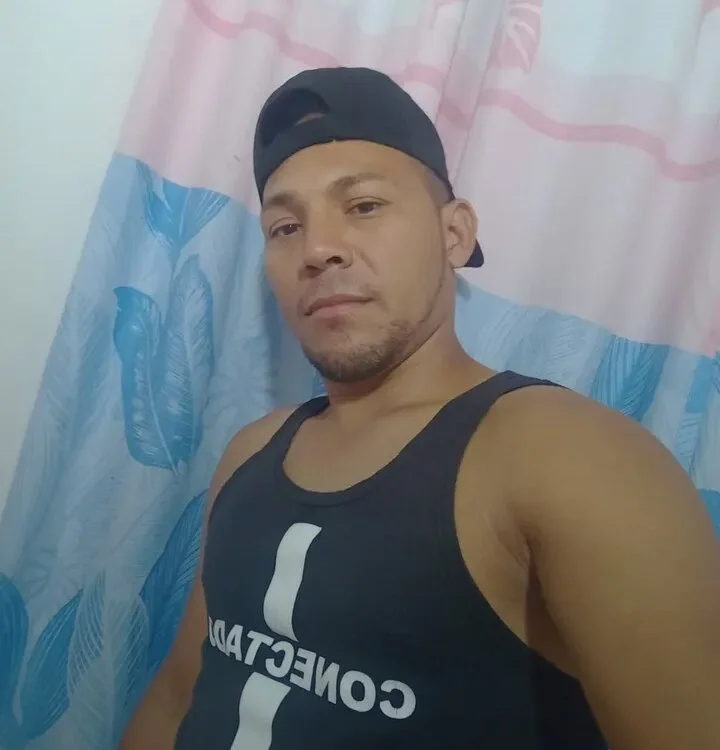 Amado1666's Offline Chat Room