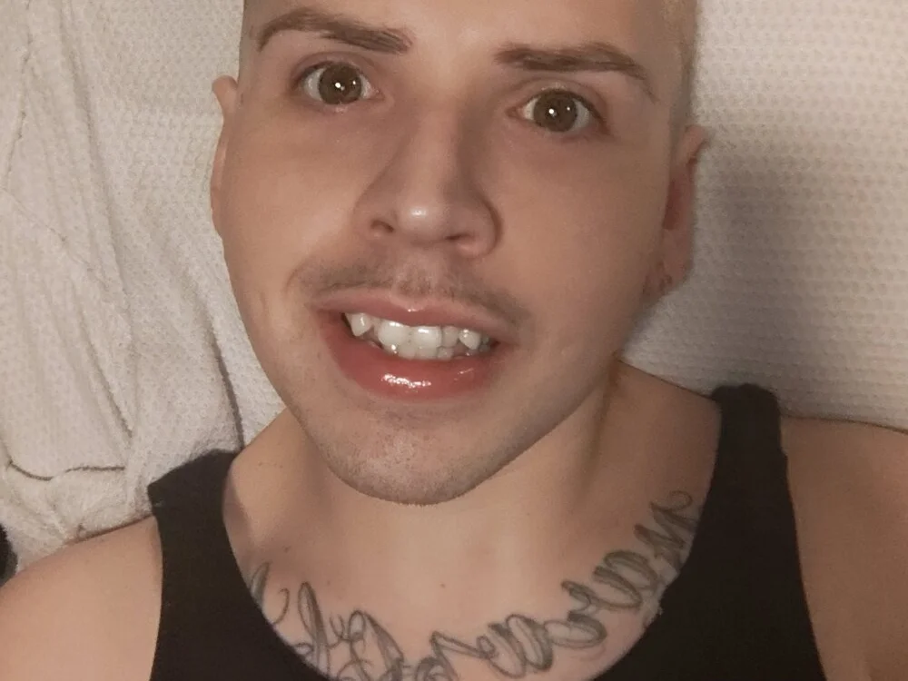 imjoshiiD: συνομιλία ΧΧΧ εκτός σύνδεσης