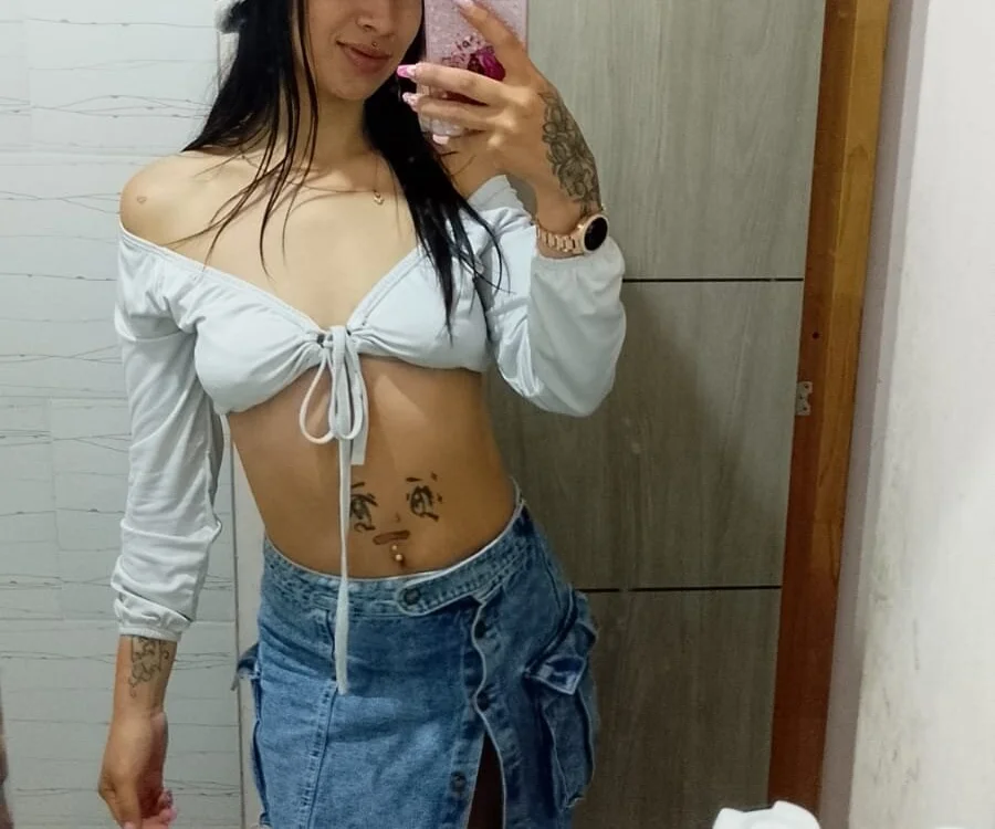 Niikollesexy's Offline XXX Chat