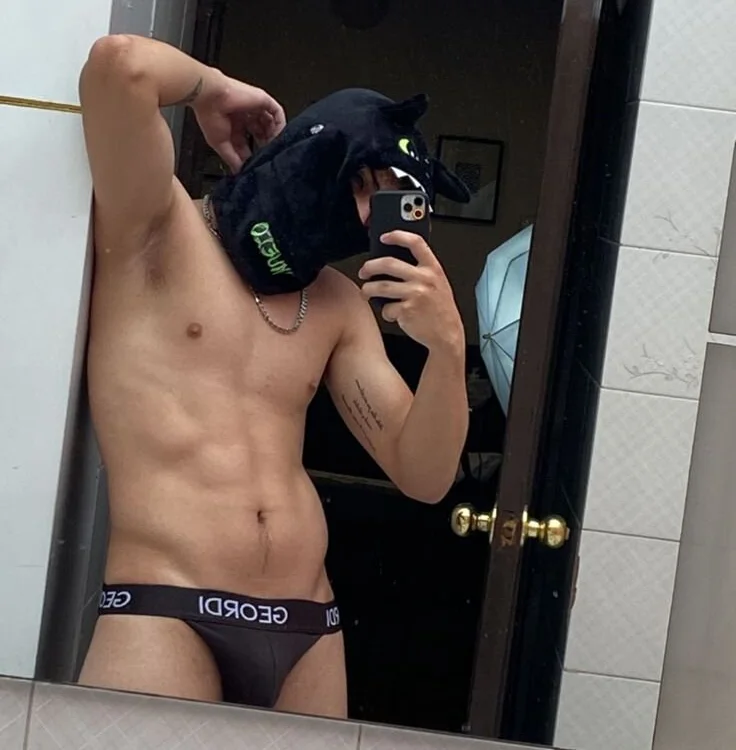 Lucas_Venom Offline XXX-chat