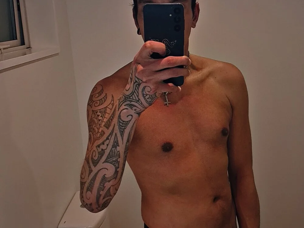 TAIZWRLD Chat XXX offline