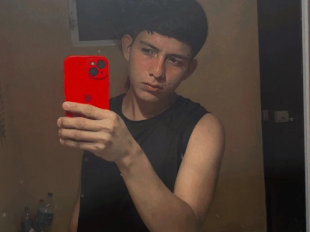 Yashuo54 offline XXX-chat