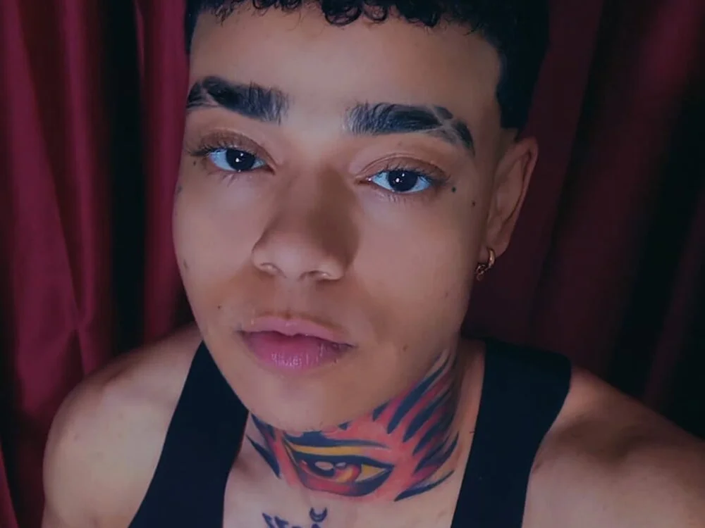 santi_xximo's Offline XXX Chat