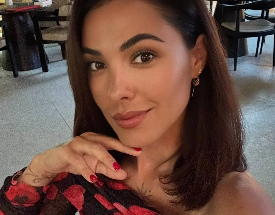 Dream_Petal_ Adlı Modelin Çevrimdışı XXX Sohbeti