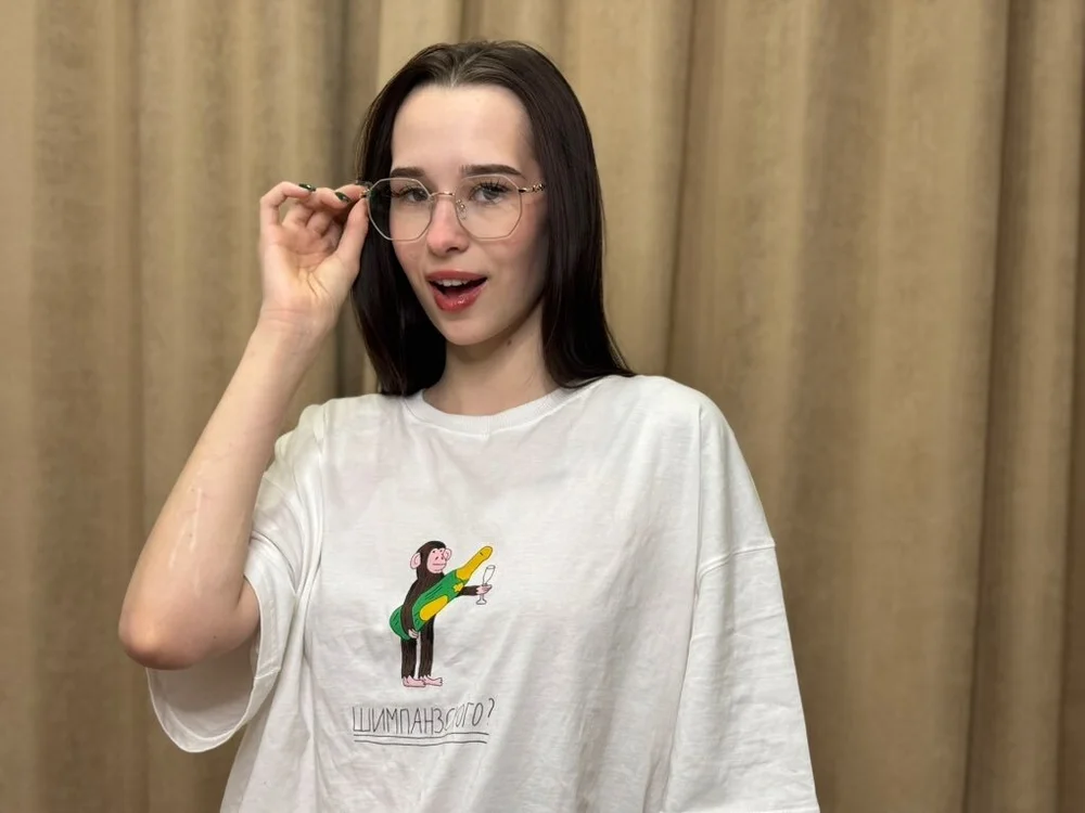 HannahRoseKim's Offline Chat Room