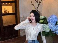 TY-002's webcam live show